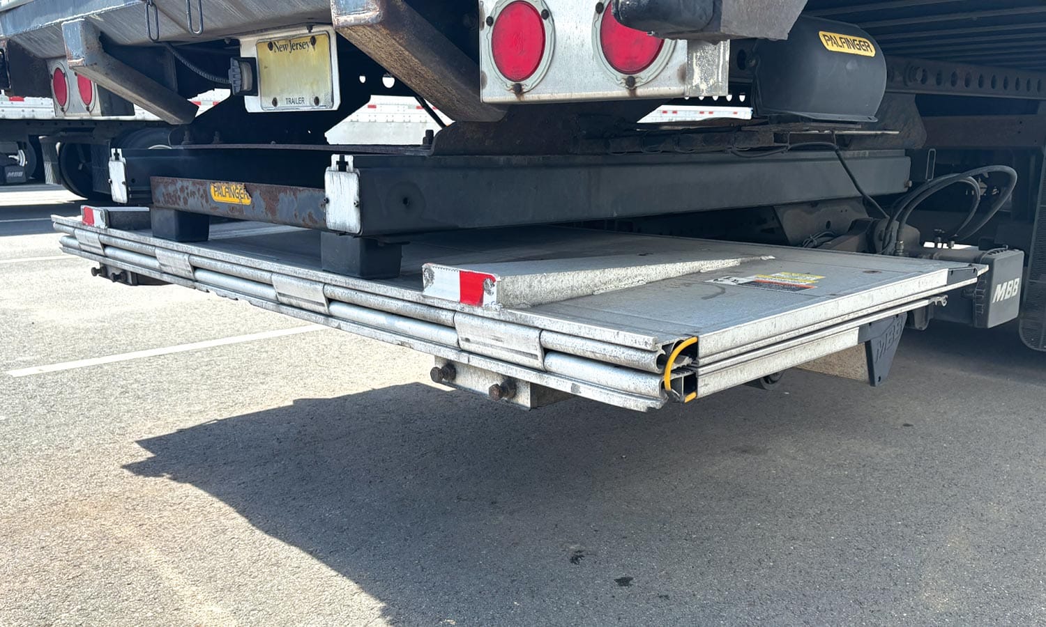 MX Logistics Blog Liftgate Service 13