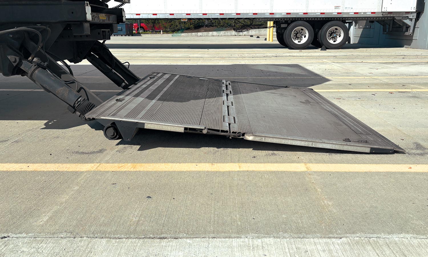 MX Logistics Blog Liftgate Service 6